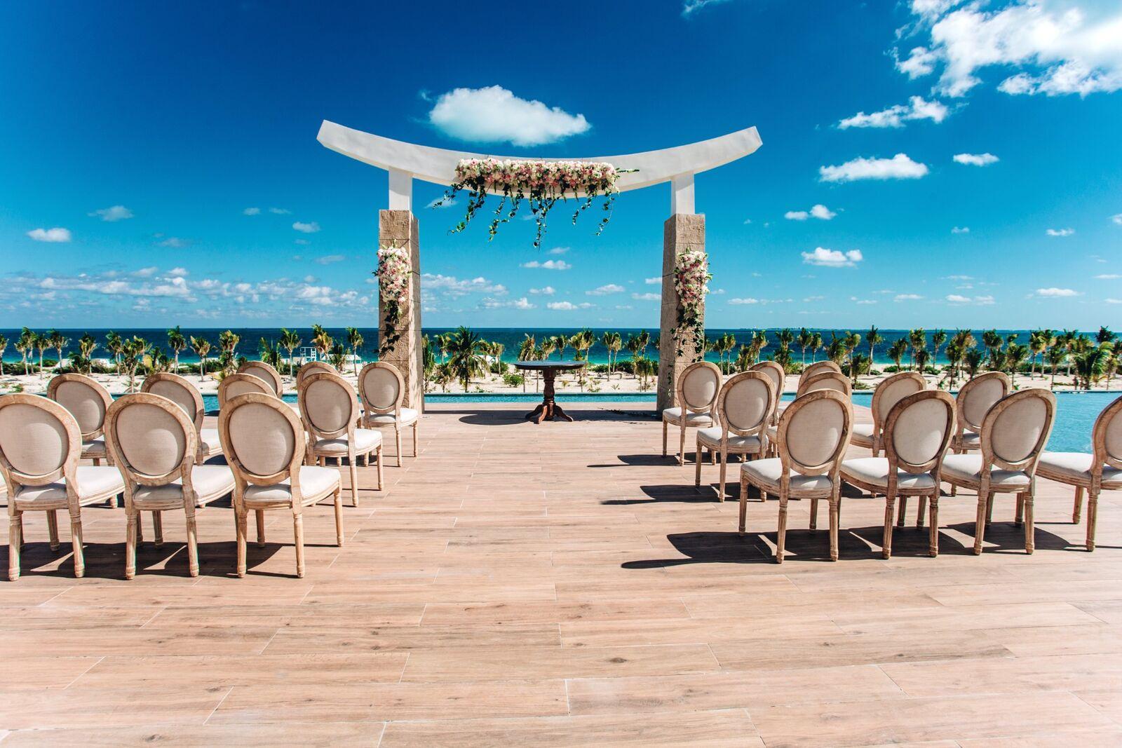 Mariage gratuit au Majestic Resorts - background banner